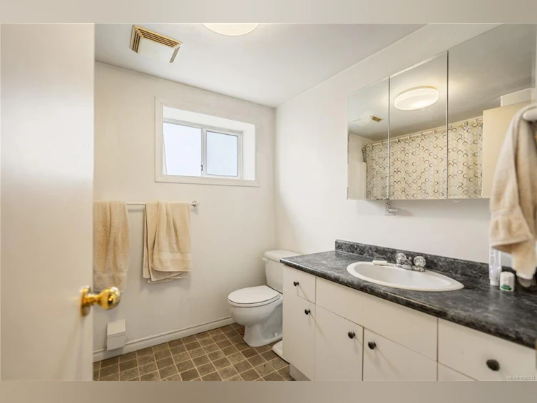 3031 Washington Avenue, Victoria, BC, V9A 1P7 - 26
