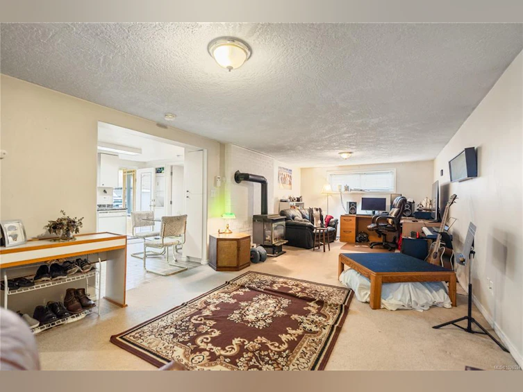 3031 Washington Avenue, Victoria, BC, V9A 1P7 - 21