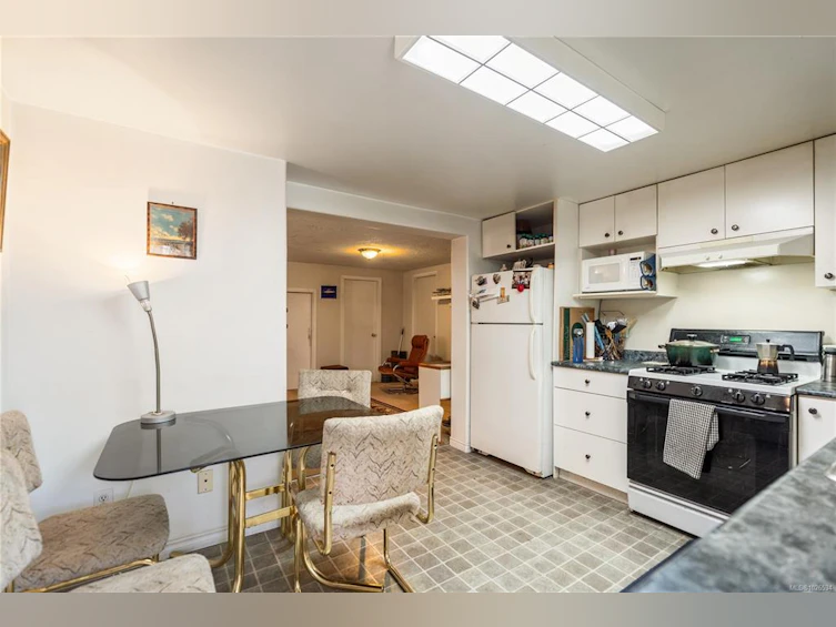 3031 Washington Avenue, Victoria, BC, V9A 1P7 - 16