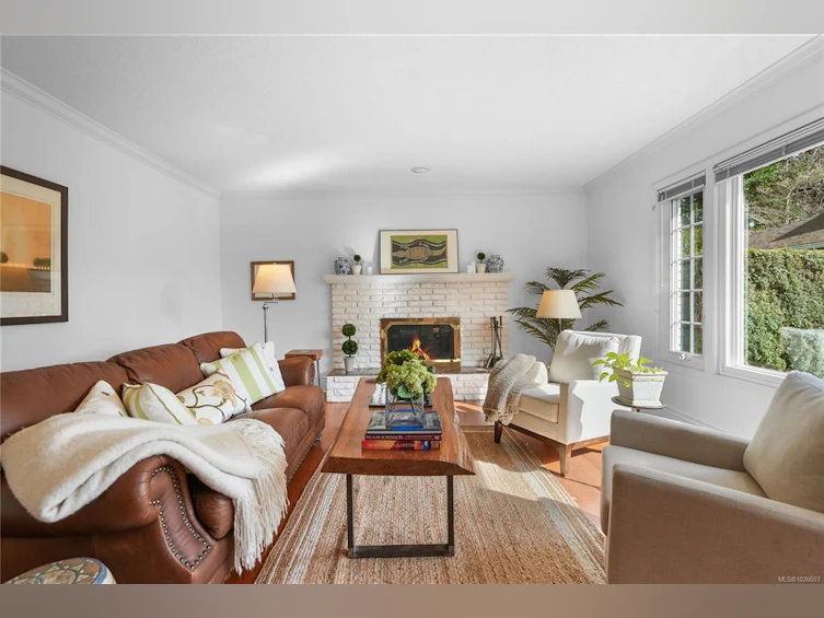 2220 Tashy Place, Saanich, BC, V8N 4R6 - 4