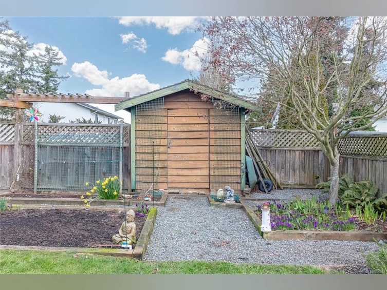 9581 Epco Drive, Sidney, BC, V8L 2T1 - 24