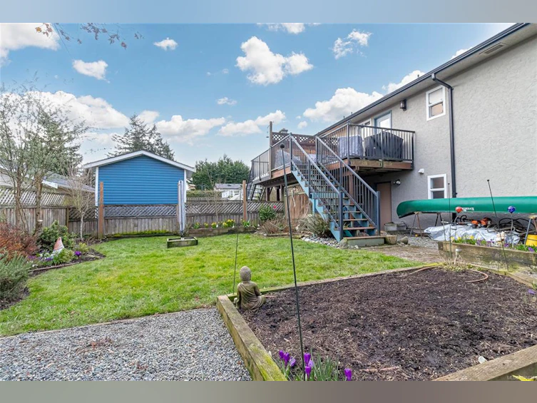 9581 Epco Drive, Sidney, BC, V8L 2T1 - 25