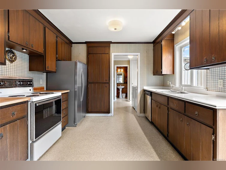 1806 Feltham Road, Saanich, BC, V8N 4R8 - 23