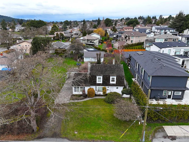1806 Feltham Road, Saanich, BC, V8N 4R8 - 9