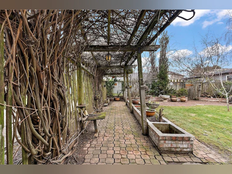 1806 Feltham Road, Saanich, BC, V8N 4R8 - 7