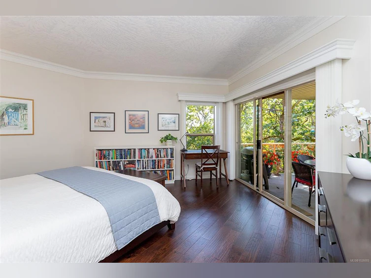 4-910 Maltwood Terrace, Saanich, BC, V8X 5G8 - 31