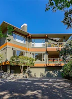 4 910 Maltwood Terrace