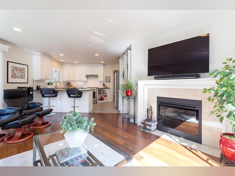 4-910 Maltwood Terrace, Saanich, BC, V8X 5G8 - 29