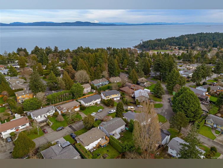 2320 Hazelton Place, Saanich, BC, V8N 5C3 - 44