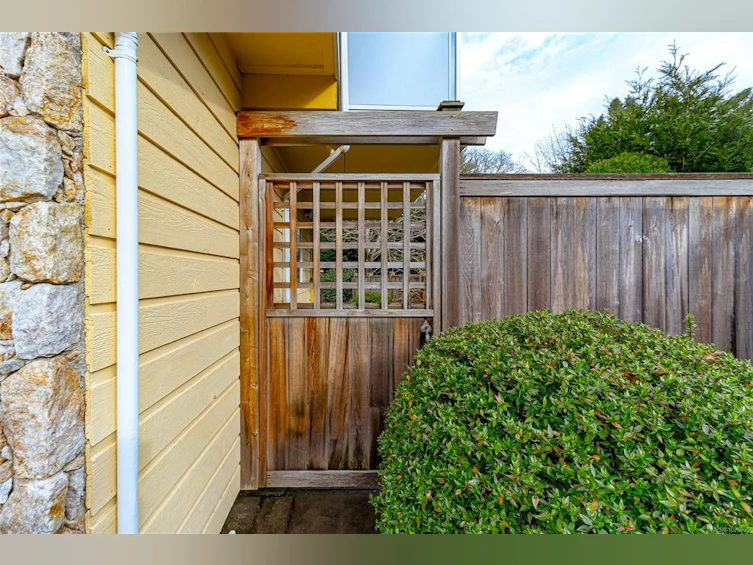 2320 Hazelton Place, Saanich, BC, V8N 5C3 - 41