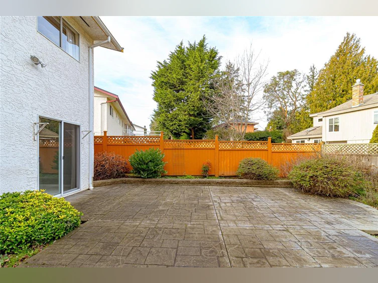 2320 Hazelton Place, Saanich, BC, V8N 5C3 - 38