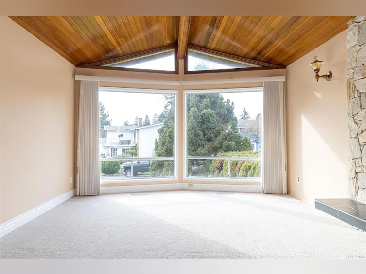 2320 Hazelton Place, Saanich, BC, V8N 5C3 - 4