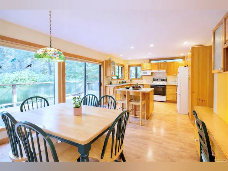 1290 Lynn Road, Tofino, BC, V0R 2Z0 - 5