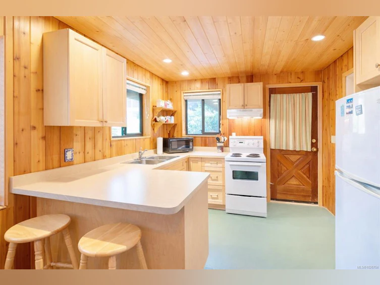 1290 Lynn Road, Tofino, BC, V0R 2Z0 - 29