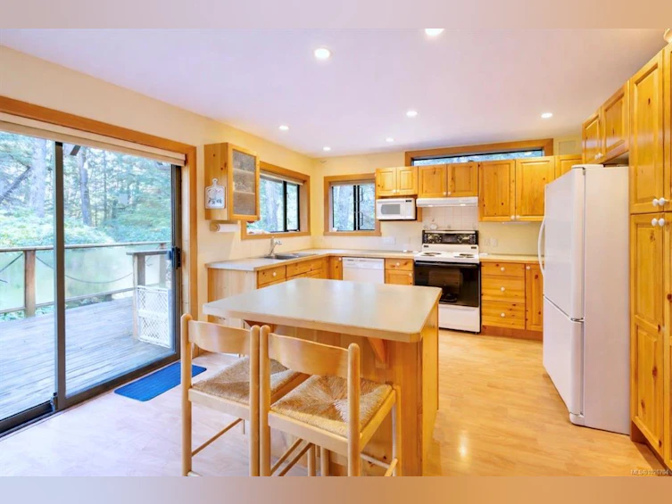 1290 Lynn Road, Tofino, BC, V0R 2Z0 - 6