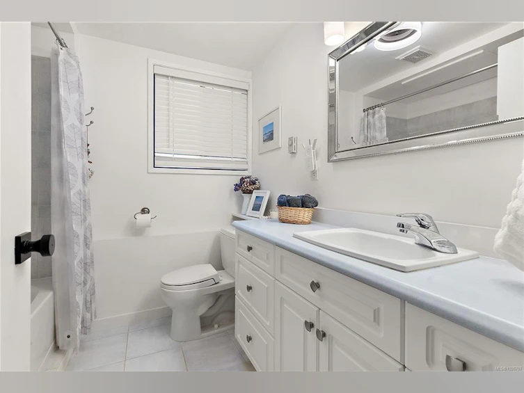 1166 Cloake Hill Road, North Saanich, BC, V8L 5K2 - 35