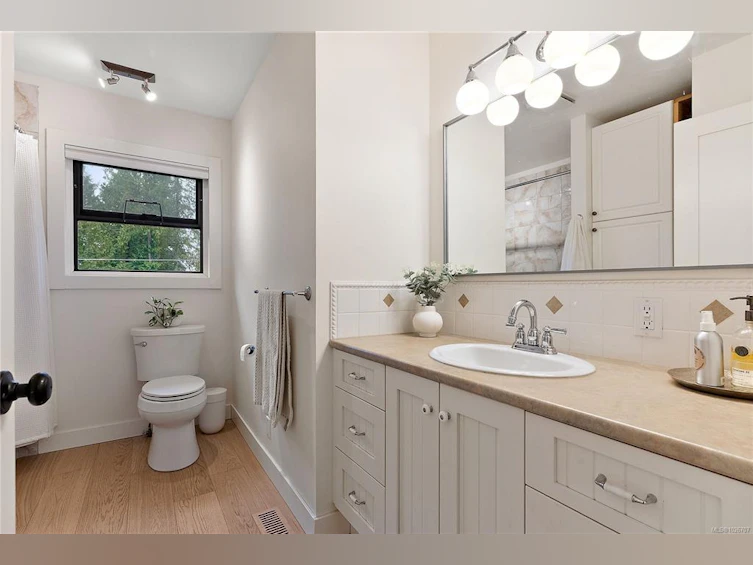 1166 Cloake Hill Road, North Saanich, BC, V8L 5K2 - 19