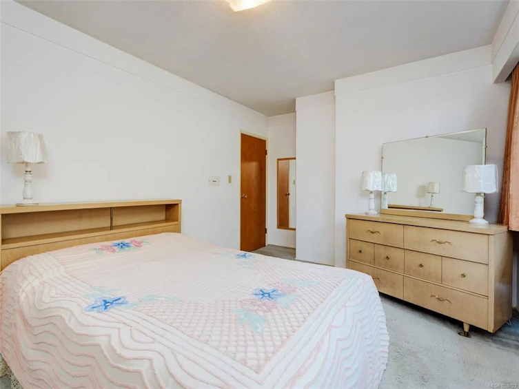 2086 Avondale Road, Oak Bay, BC, V8P 1V4 - 13