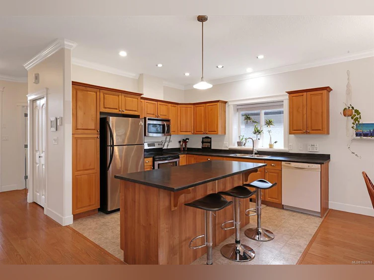 3311 Eighth Street, Cumberland, BC, V0R 1S0 - 11