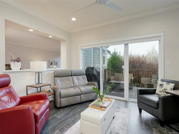 571 Caselton Place, Saanich, BC, V8Z 7Y5 - 10