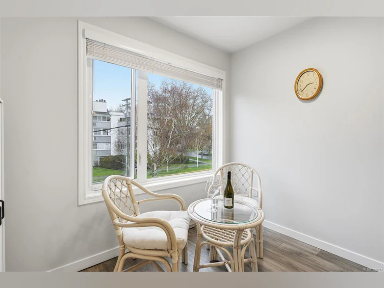 301-1121 Oscar Street, Victoria, BC, V8V 2X3 - 8