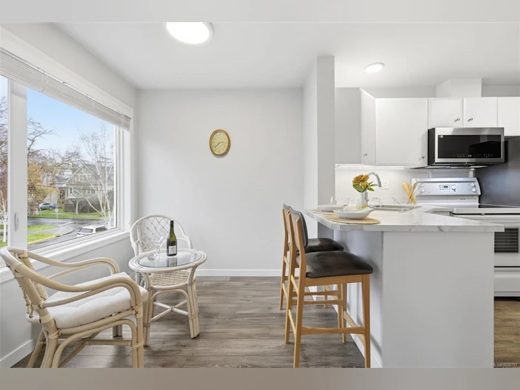 301-1121 Oscar Street, Victoria, BC, V8V 2X3 - 7