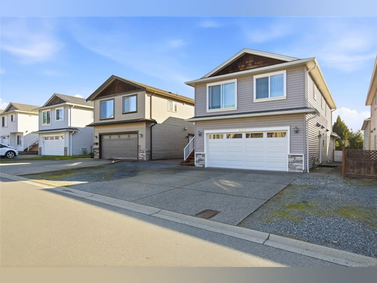 645 Howard Avenue, Nanaimo, BC, V9R 3S8 - 30