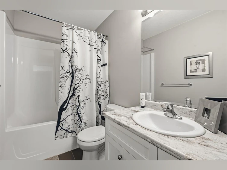 645 Howard Avenue, Nanaimo, BC, V9R 3S8 - 13