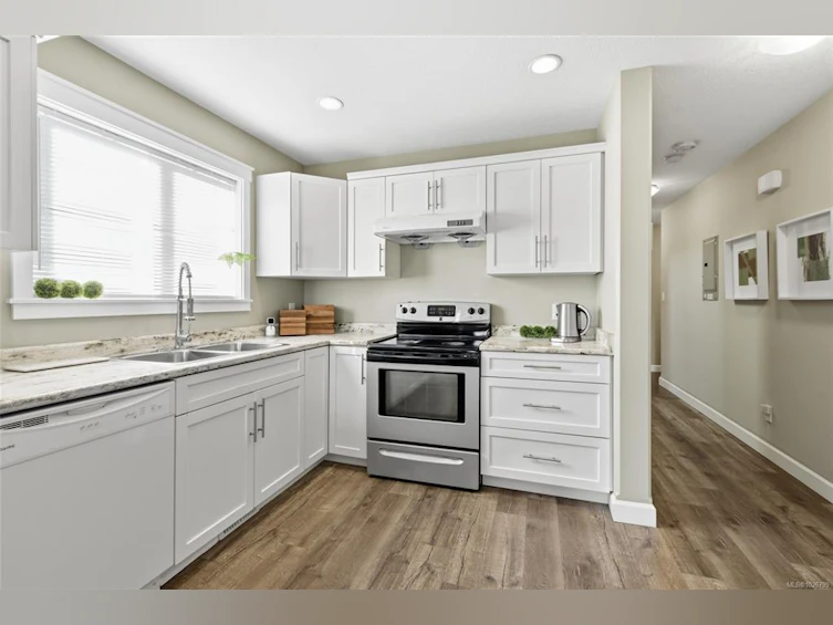 645 Howard Avenue, Nanaimo, BC, V9R 3S8 - 6