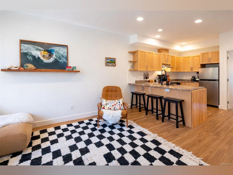 102-605 Gibson Street, Tofino, BC, V0R 2Z0 - 4