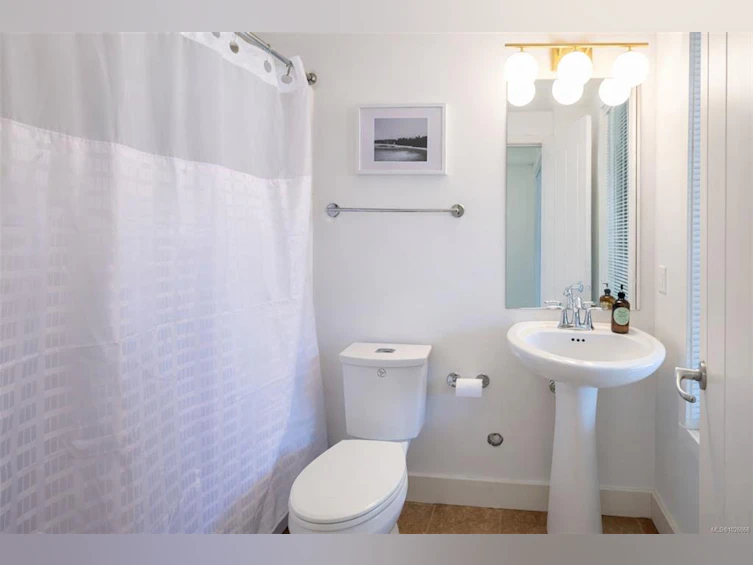 102-605 Gibson Street, Tofino, BC, V0R 2Z0 - 10