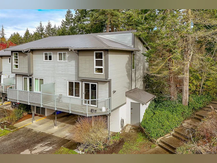590 Carnation Place, Saanich, BC, V8Z 6G5 - 2