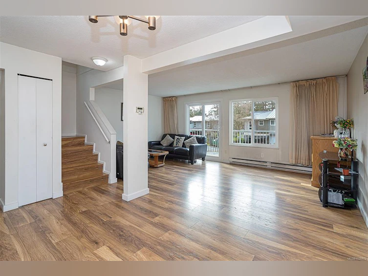 590 Carnation Place, Saanich, BC, V8Z 6G5
