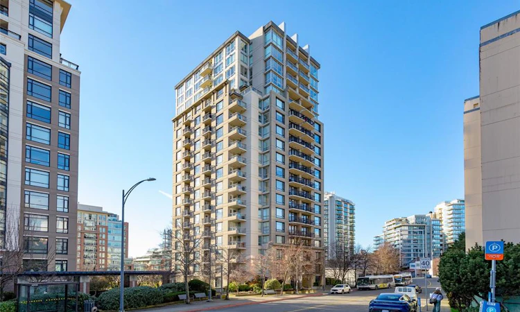 1006-751 Fairfield Road