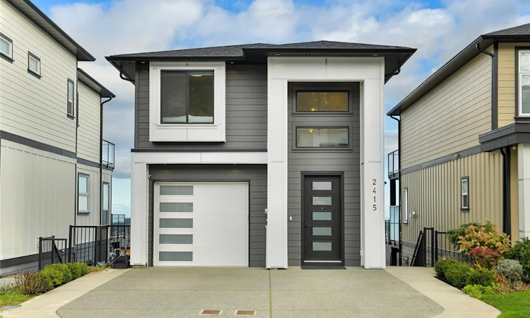 2415 Azurite Crescent