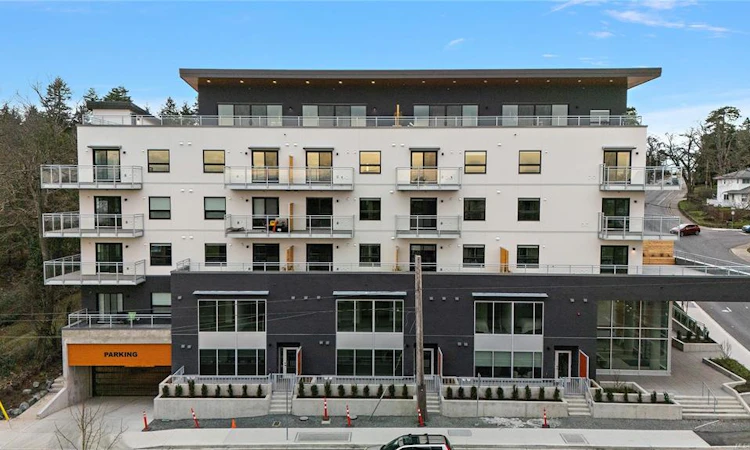 308-1102 Esquimalt Road
