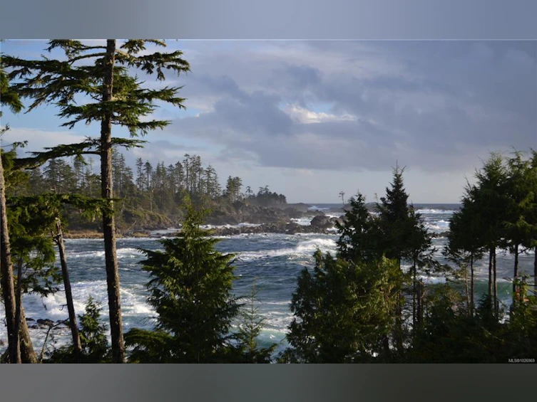 204-596 Marine Drive, Ucluelet, BC, V0R 3A0 - 2