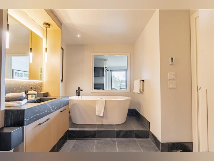 204-596 Marine Drive, Ucluelet, BC, V0R 3A0 - 10