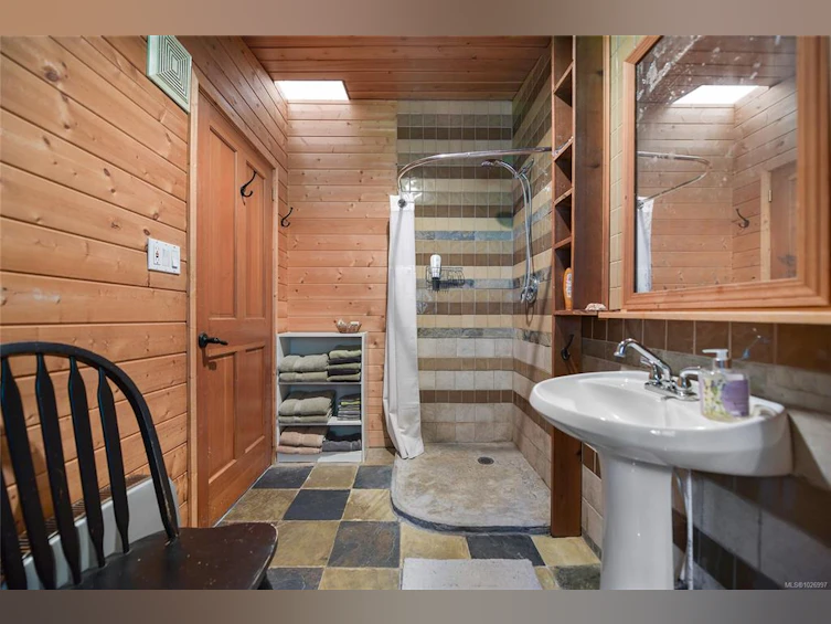 594 Horton Bay Road, Mayne Island, BC, V0N 2J2 - 78