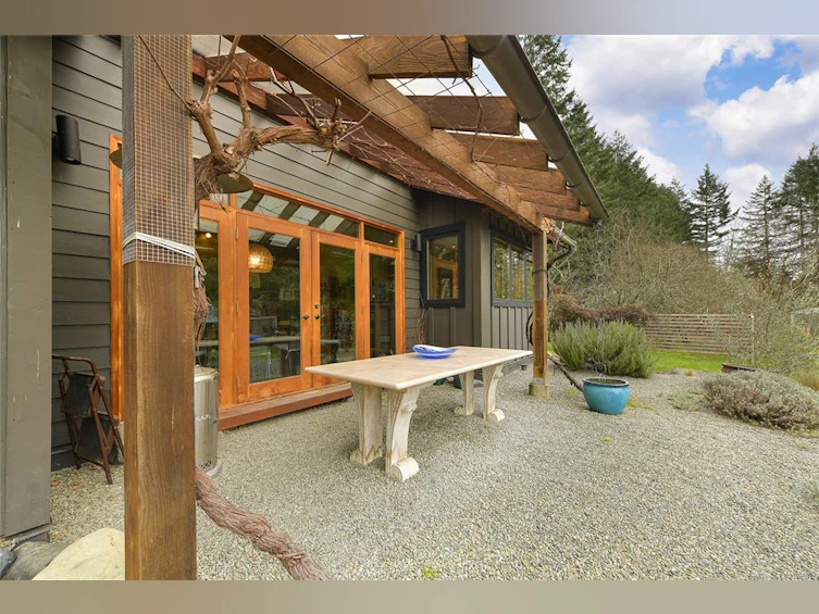 594 Horton Bay Road, Mayne Island, BC, V0N 2J2 - 16