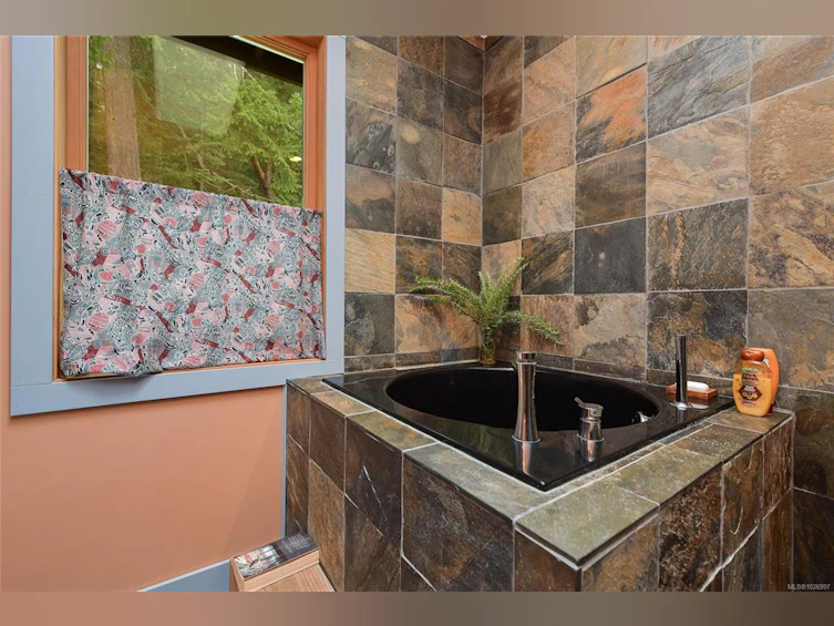 594 Horton Bay Road, Mayne Island, BC, V0N 2J2 - 52