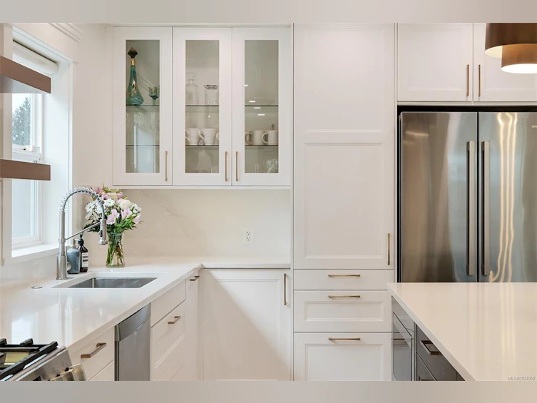 1317 Balmoral Road, Victoria, BC, V8R 1L6 - 3