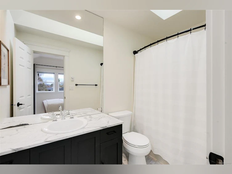 1317 Balmoral Road, Victoria, BC, V8R 1L6 - 48
