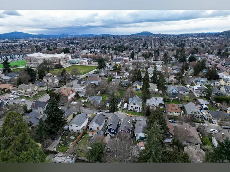 1317 Balmoral Road, Victoria, BC, V8R 1L6 - 76