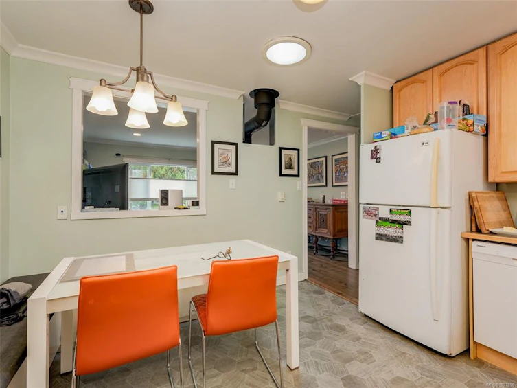 2818 Carlow Road, Langford, BC, V9B 4E3 - 5