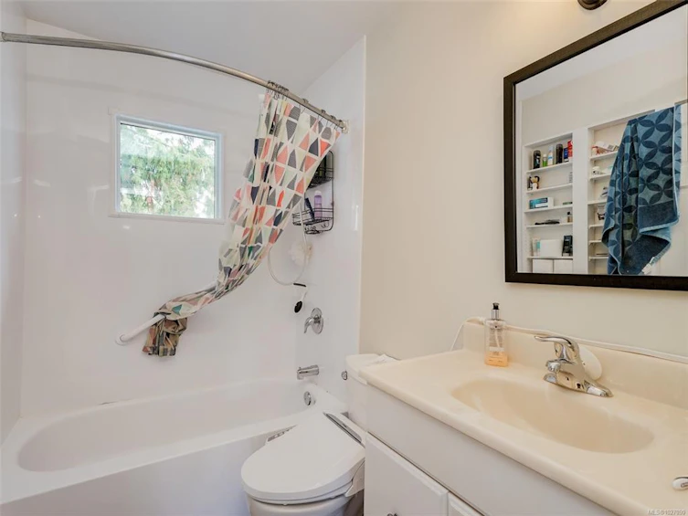 2818 Carlow Road, Langford, BC, V9B 4E3 - 10