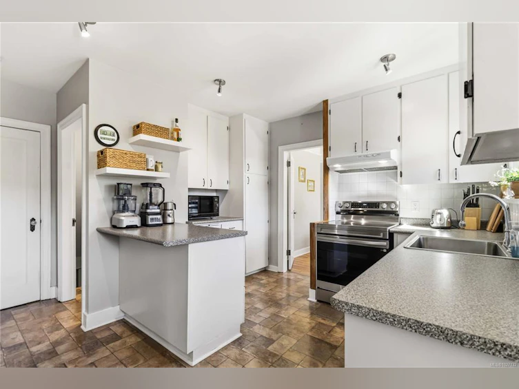 895 Falkland Road, Oak Bay, BC, V8S 4L9 - 16