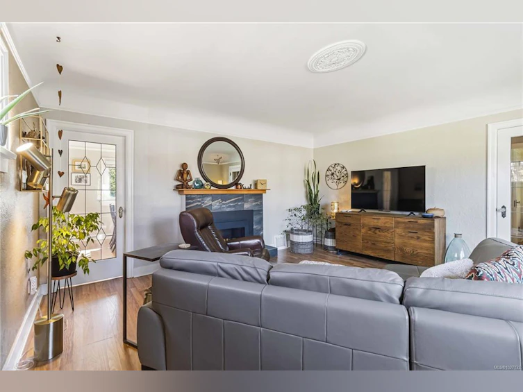 895 Falkland Road, Oak Bay, BC, V8S 4L9 - 9