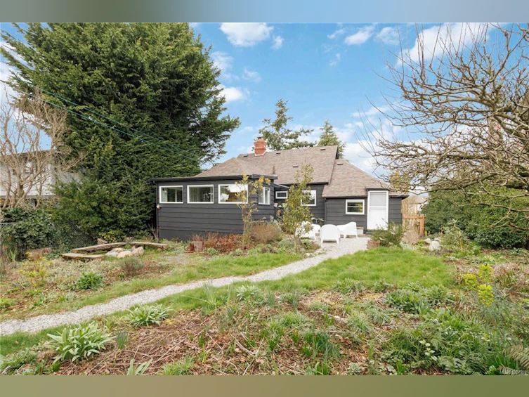 833 Leslie Drive, Saanich, BC, V8X 2Y3 - 48