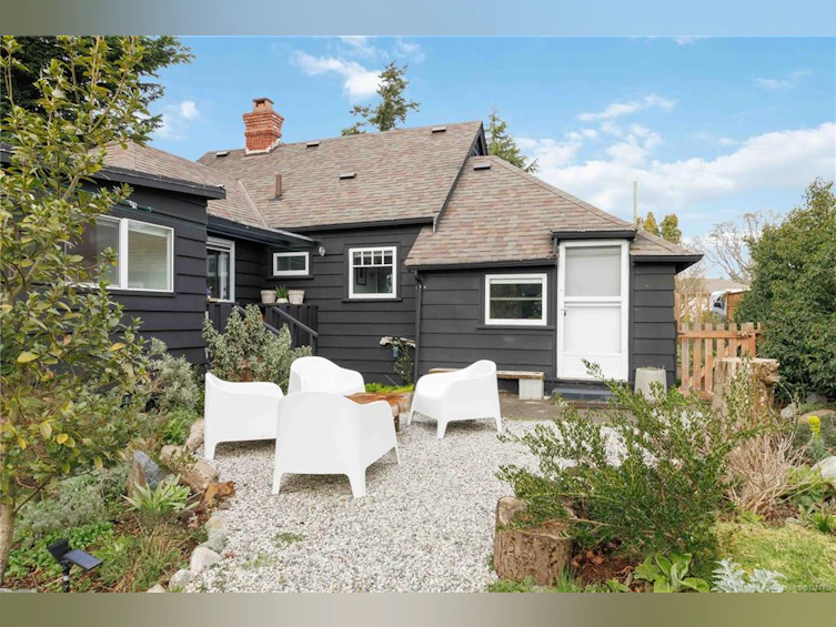 833 Leslie Drive, Saanich, BC, V8X 2Y3 - 41